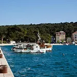 아파트 시티 베이 스튜디오