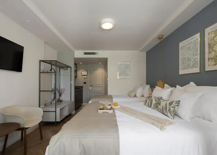 Bay * Μακάρσκα