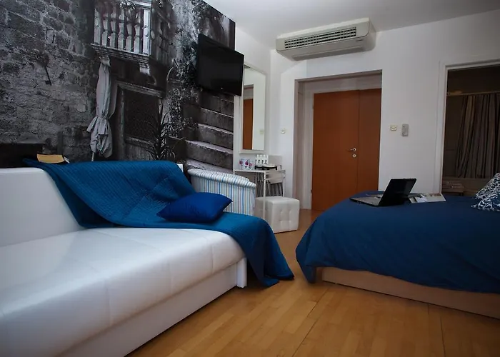 Bay Μακάρσκα